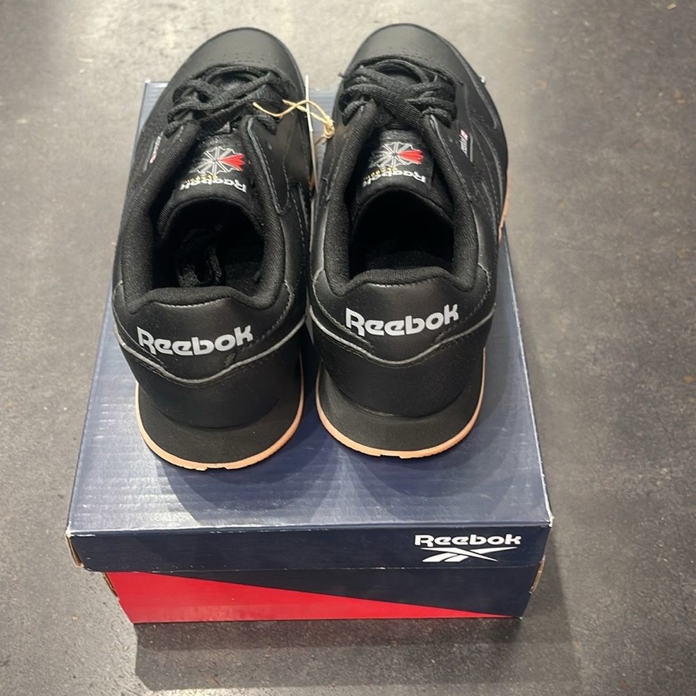 Reebok Classic - Picture 3 of 3